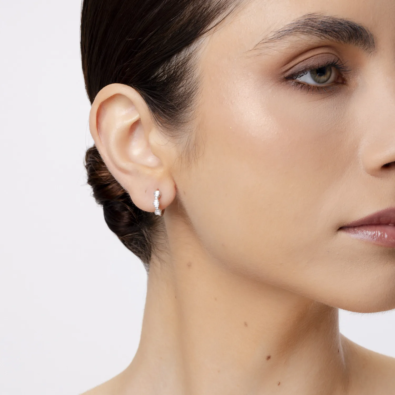 Fehér arany fülbevaló 0.44ct gyémántokkal