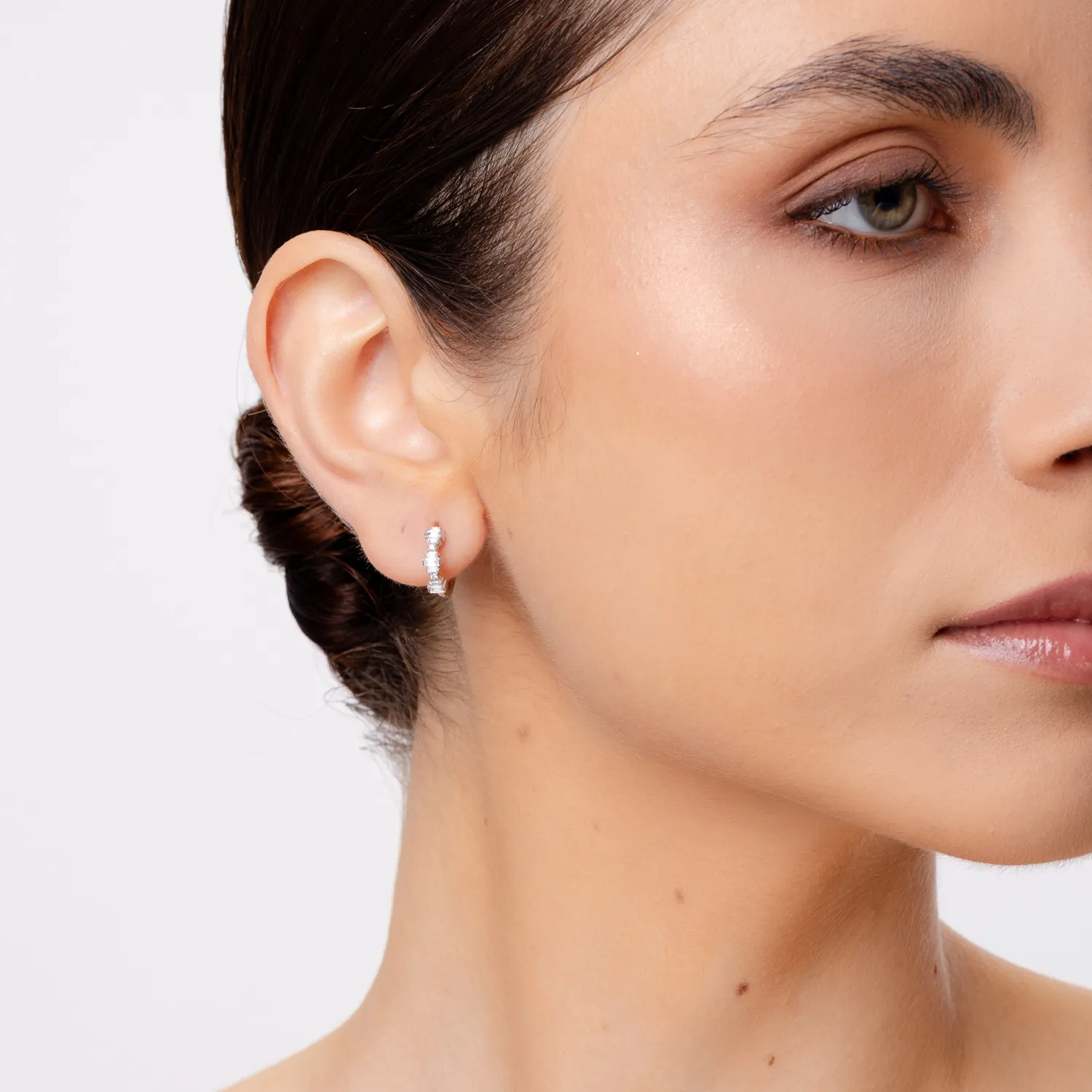 White gold earrings with 0.44ct diamonds