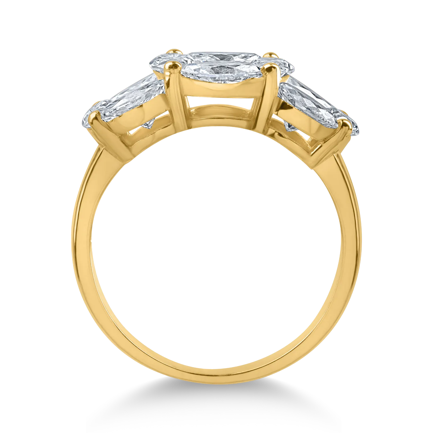 Yellow gold ring with 2.26ct diamonds