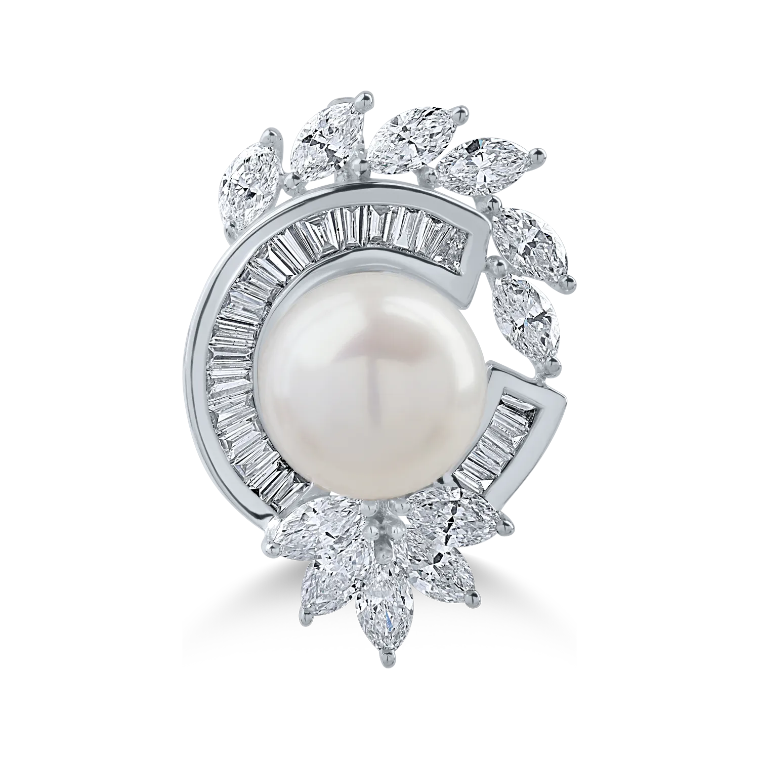 White gold ring with 3.73ct fresh water pearl and 0.98ct diamonds