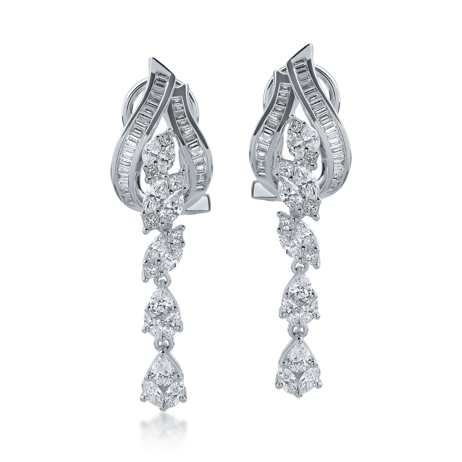 White gold earrings with 2.618ct diamonds