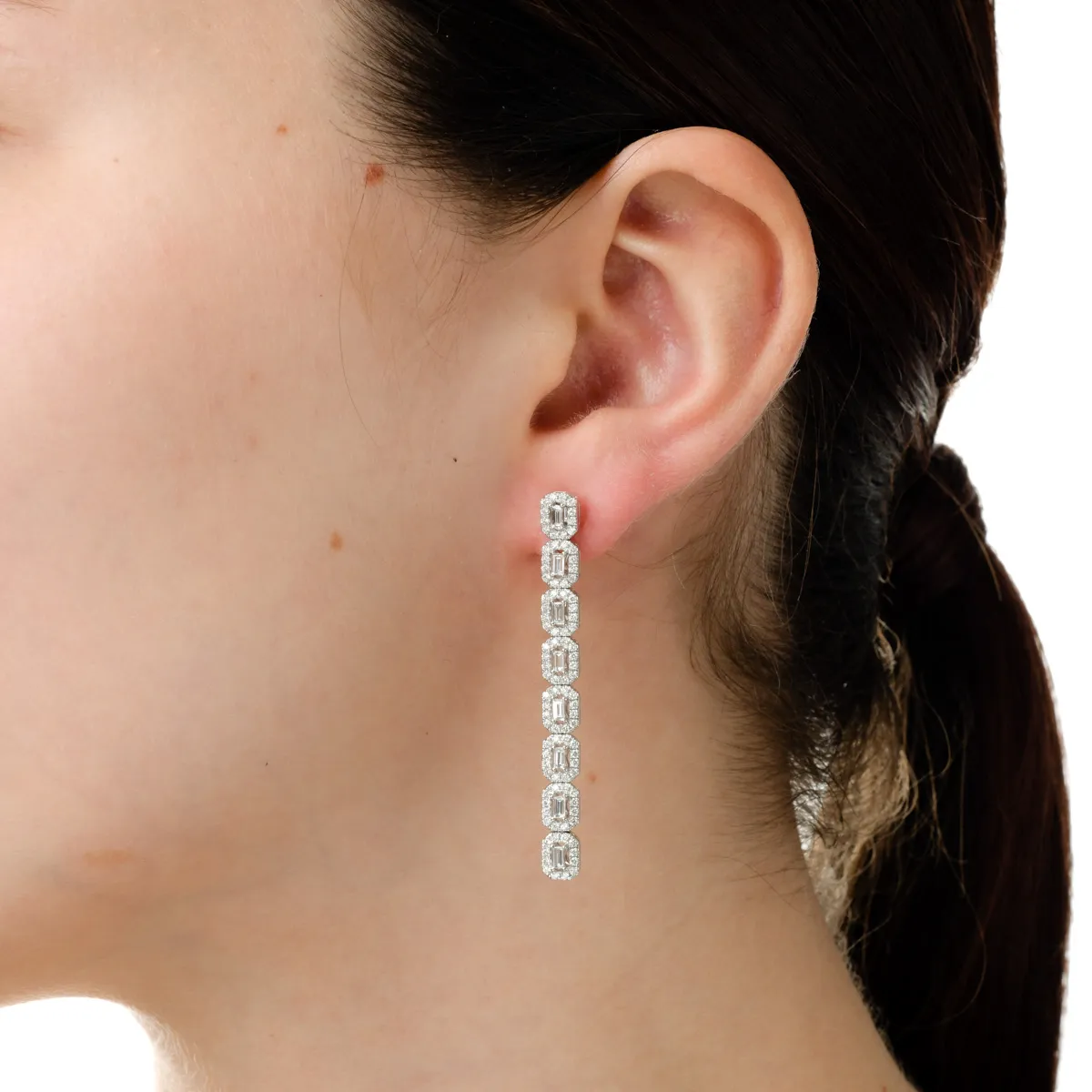 White gold earrings with 1.57ct diamonds