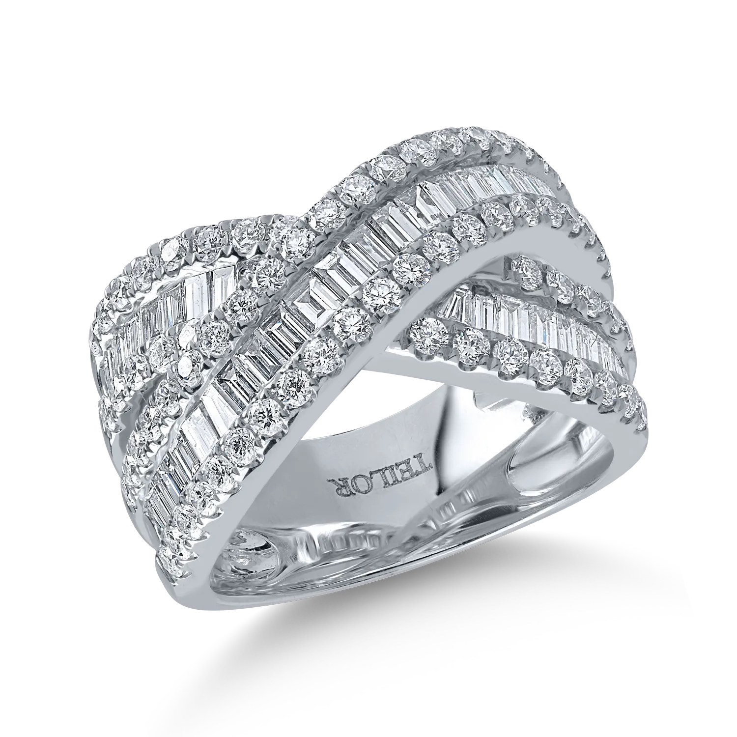 White gold ring with 2.1ct diamonds
