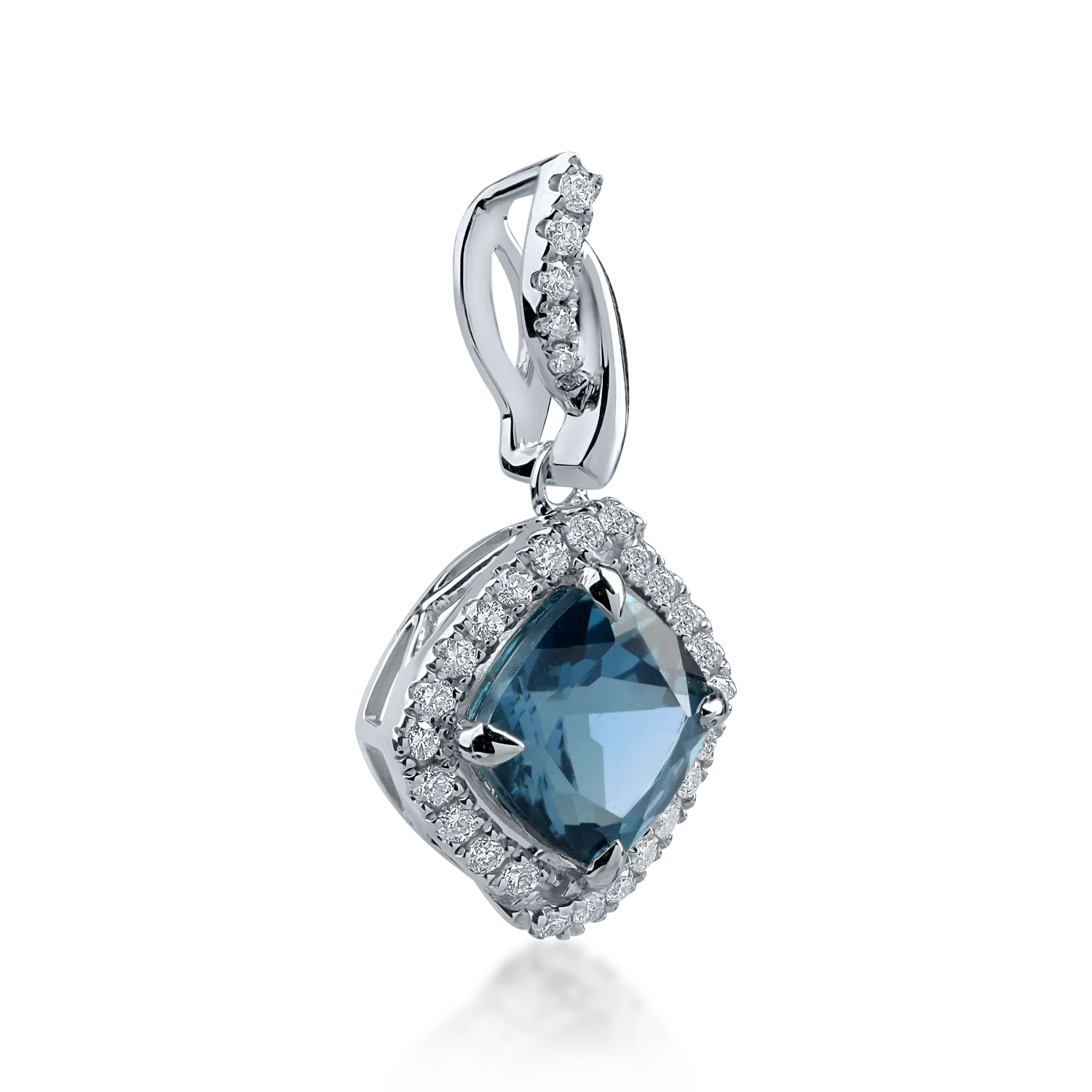 Fehérarany medál 1.94ct londoni kék topázzal és 0.193ct gyémántokkal