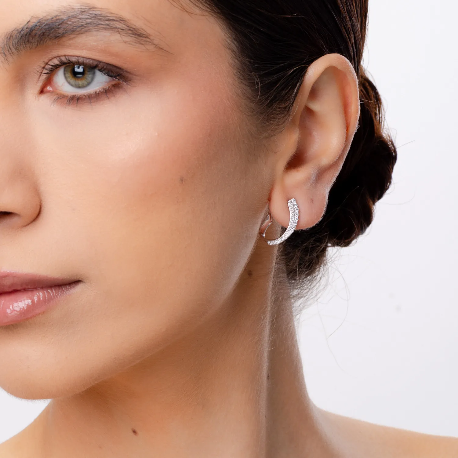 White gold earrings with 0.71ct diamonds