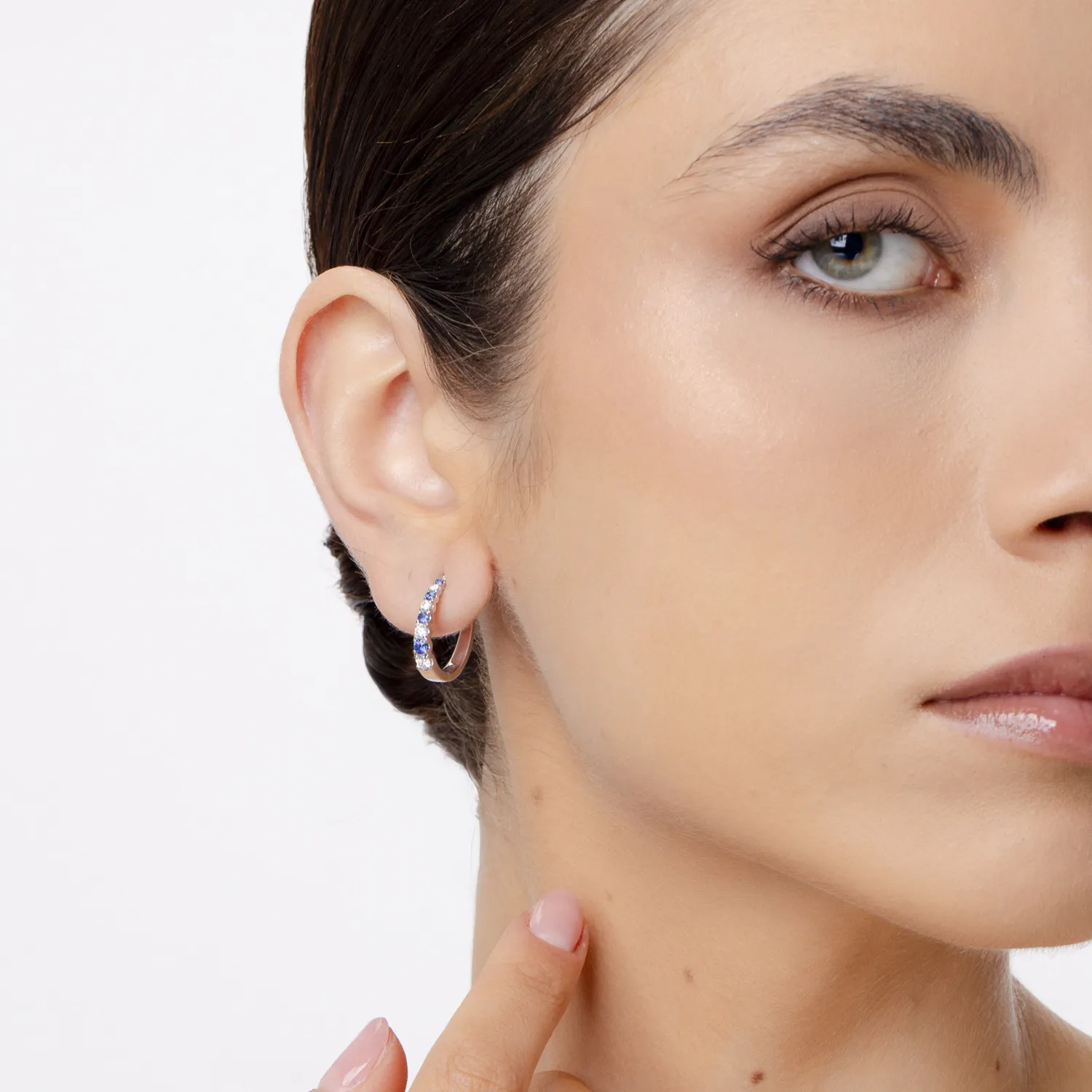 Fehérarany fülbevaló 0.39ct zafírral és 0.41ct gyémánttal