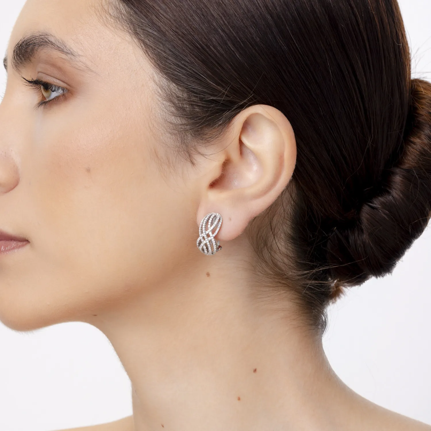 Fehérarany fülbevaló 1.05ct gyémántokkal
