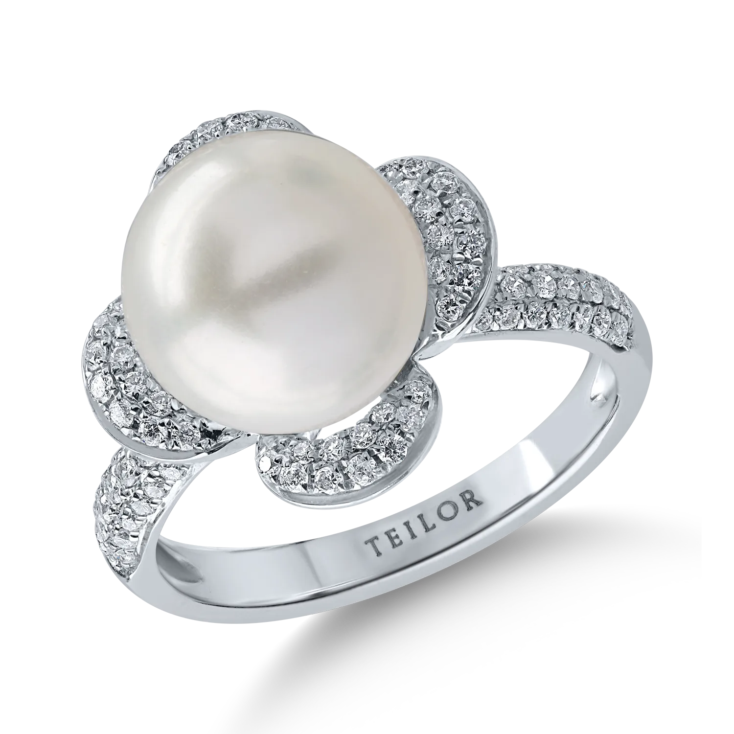 Fehérarany gyűrű 8.5ct friss gyönggyel és 0.4ct gyémántokkal