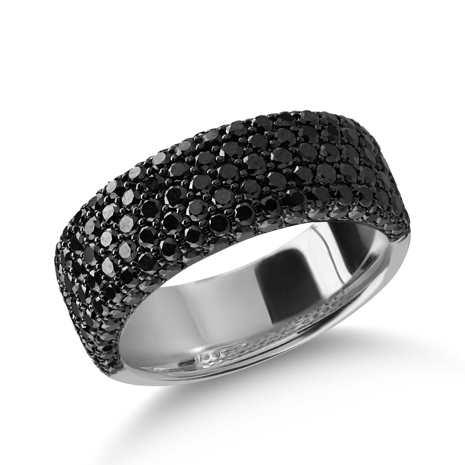 White gold ring with 2.05ct black diamonds