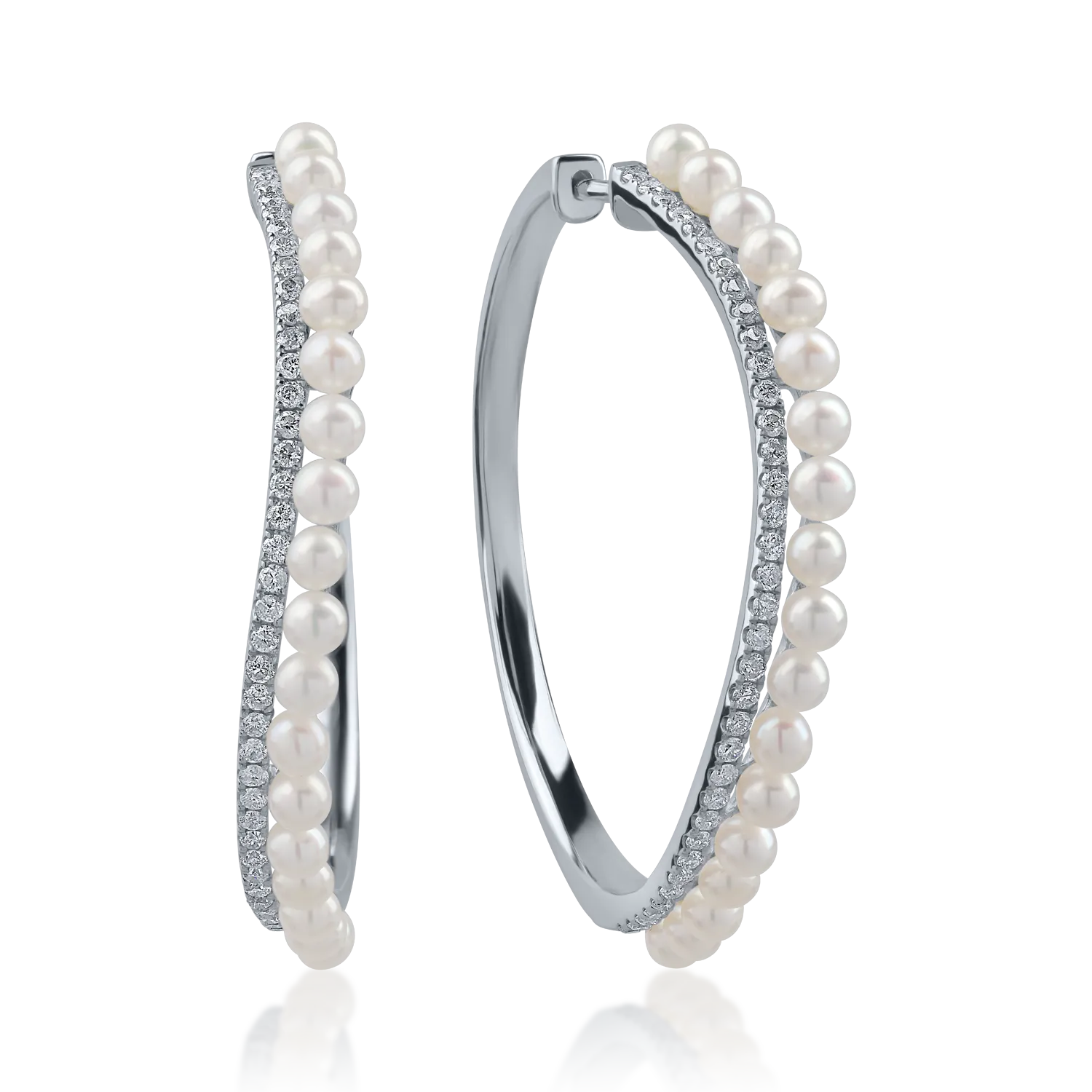 White gold earrings with 5.04ct fresh water pearls and 0.5ct diamonds