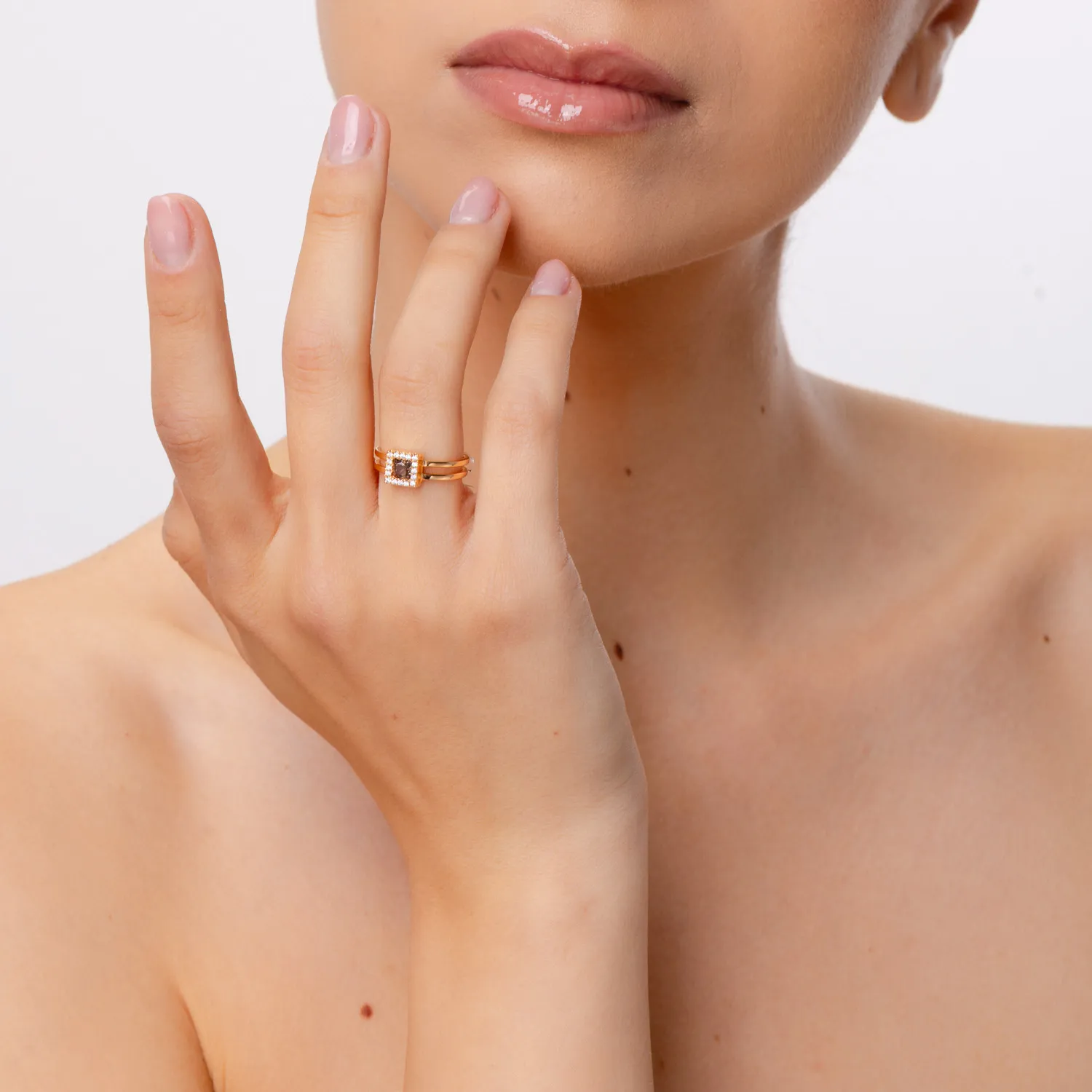 Rose gold ring with 0.29ct smoky quartz and 0.11ct diamonds