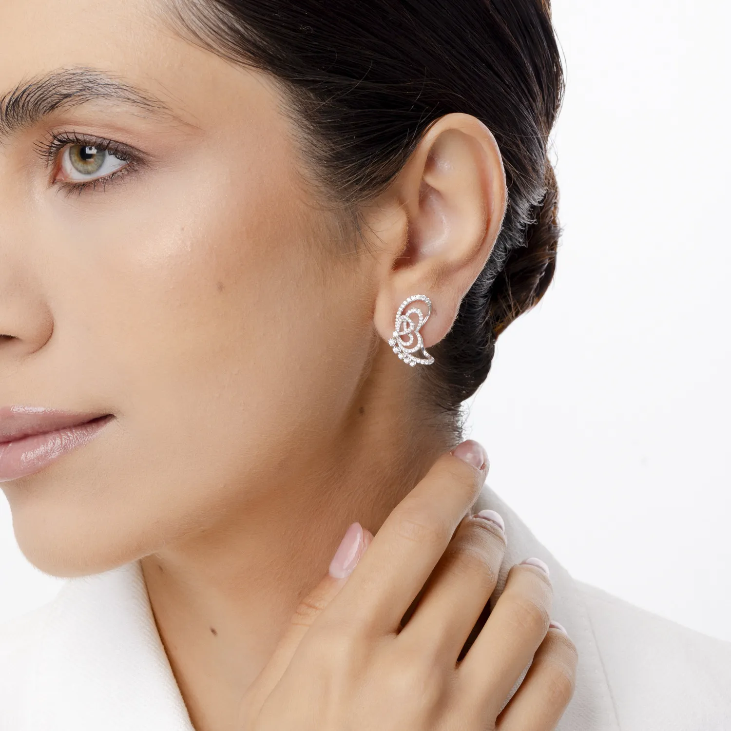 Kolczyki motyle z białego złota z diamentami o masie 0.7ct