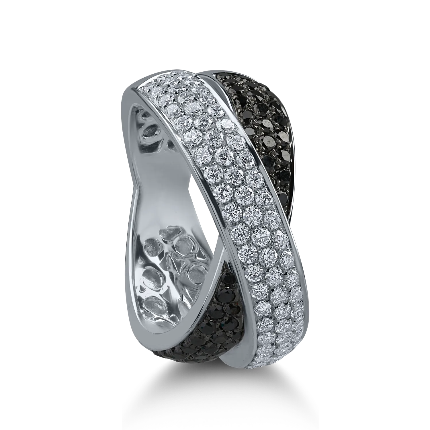 White gold ring with 0.85ct clear diamonds and 0.52ct black diamonds