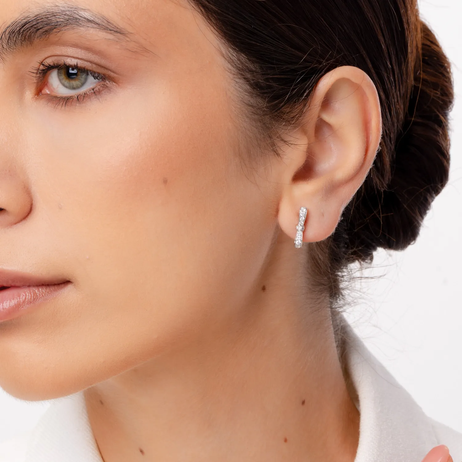 Kolczyki z białego złota z diamentami o masie 0.4 ct