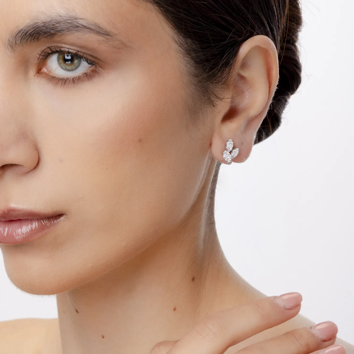 Kolczyki z białego złota z diamentami o masie 0.71 ct