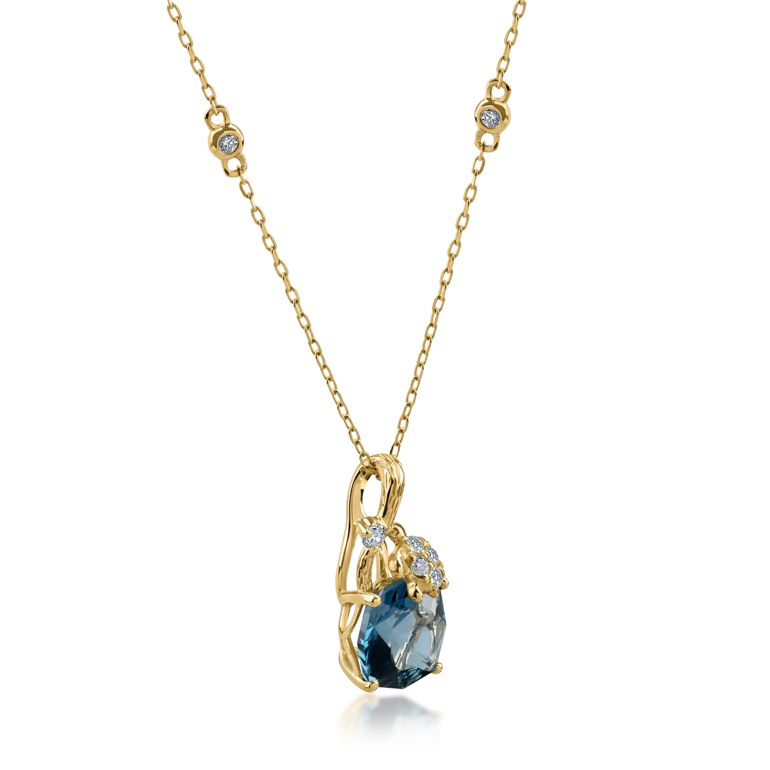 Yellow gold pendant necklace with 2.05ct topaz and 0.09ct diamonds
