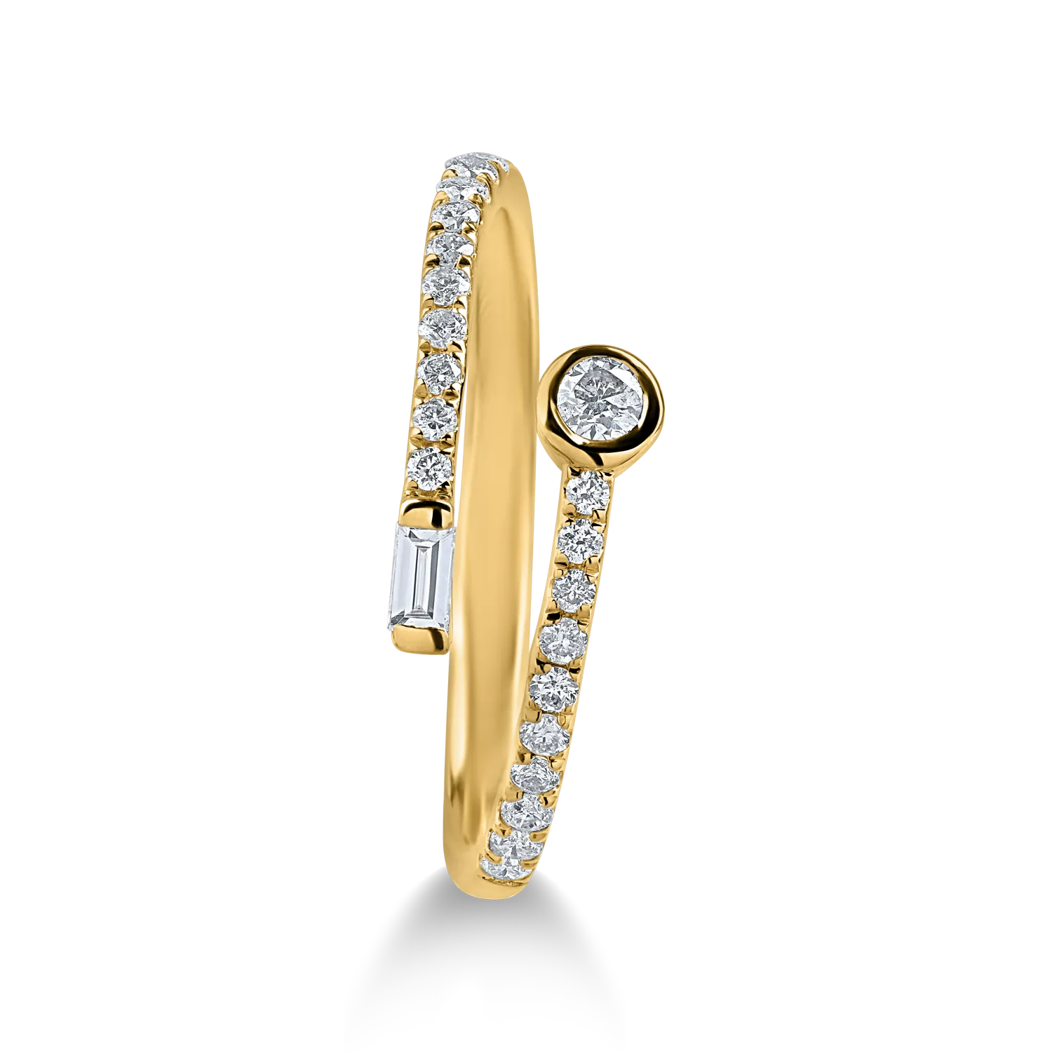Yellow gold ring with 0.28ct diamonds