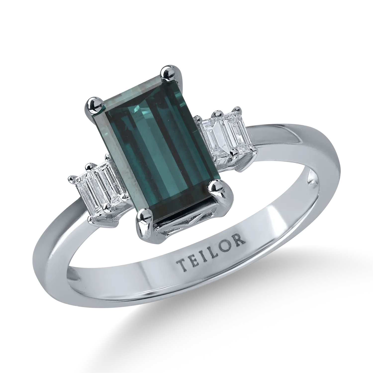 White gold ring with 1.71ct green tourmaline and 0.11ct diamonds