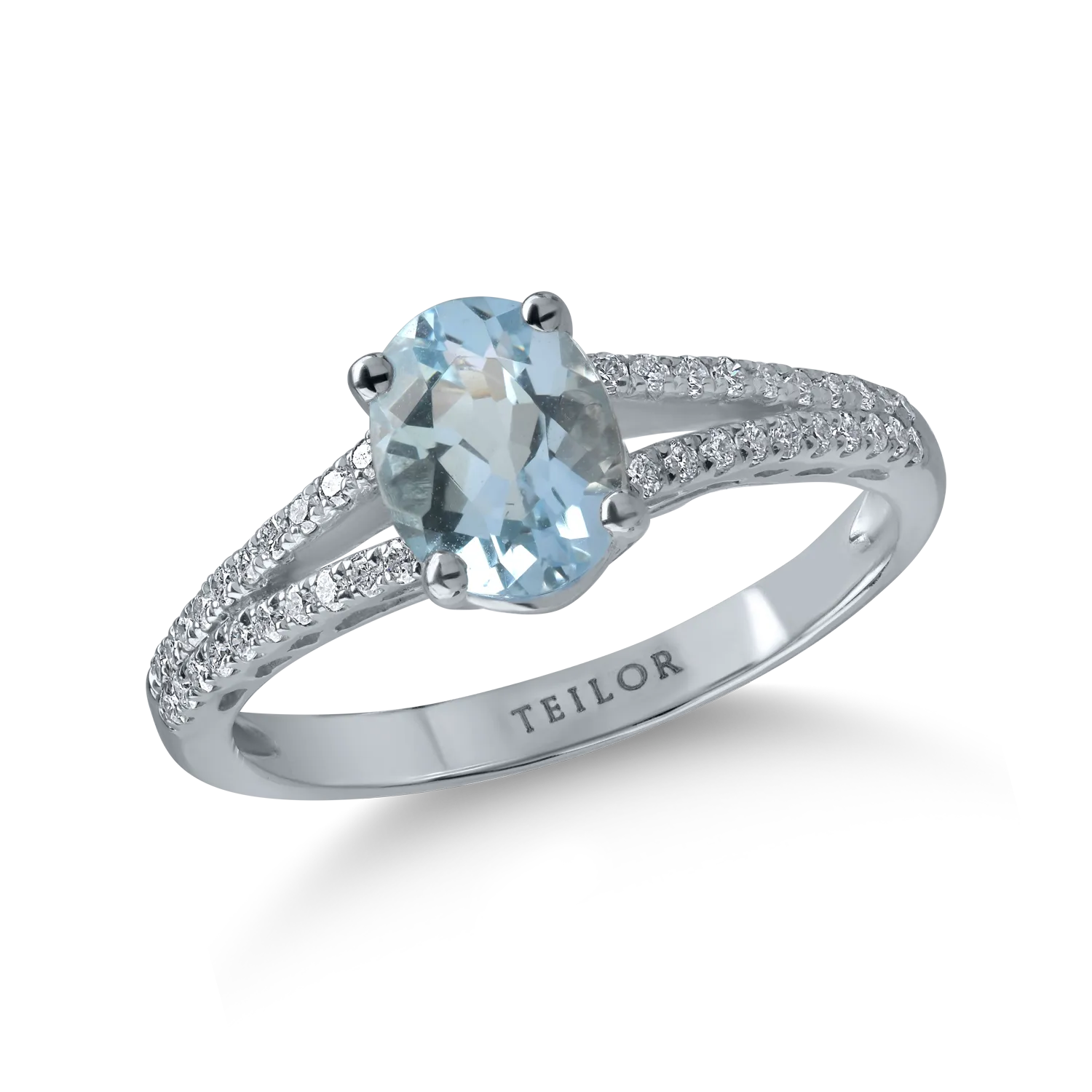 White gold ring with 1.01ct aquamarine and 0.2ct diamonds