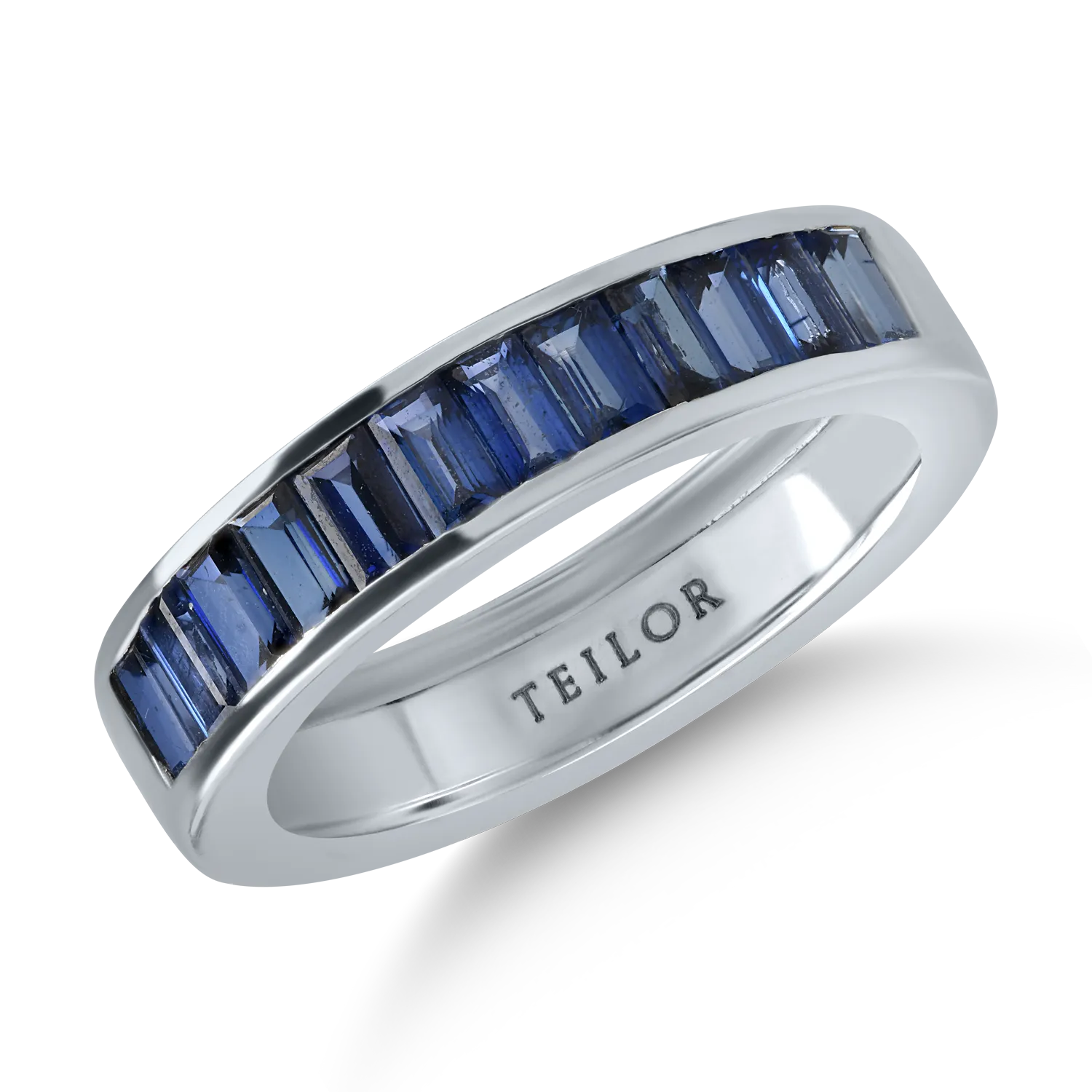 Half eternity ring in white gold with 1.74ct heated sapphires