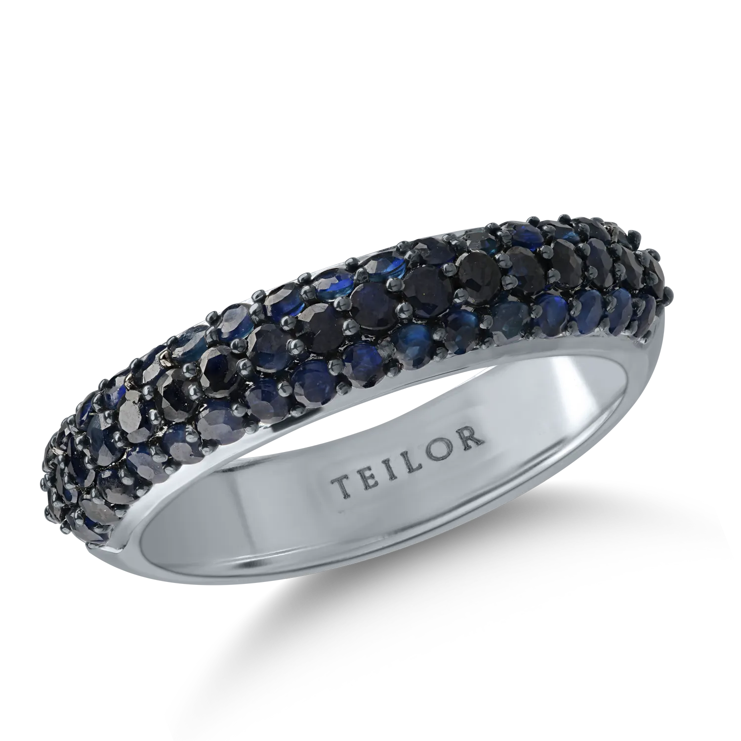 White gold ring with 1.33ct sapphires