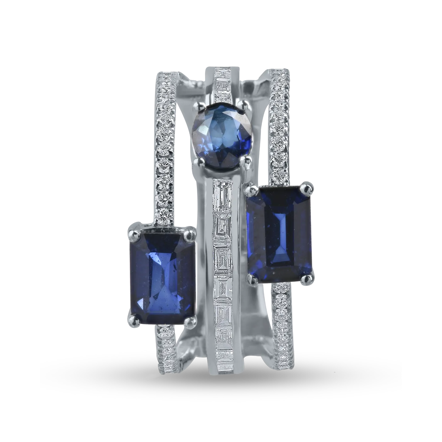 White gold ring with 1.86ct sapphires and 0.54ct diamonds