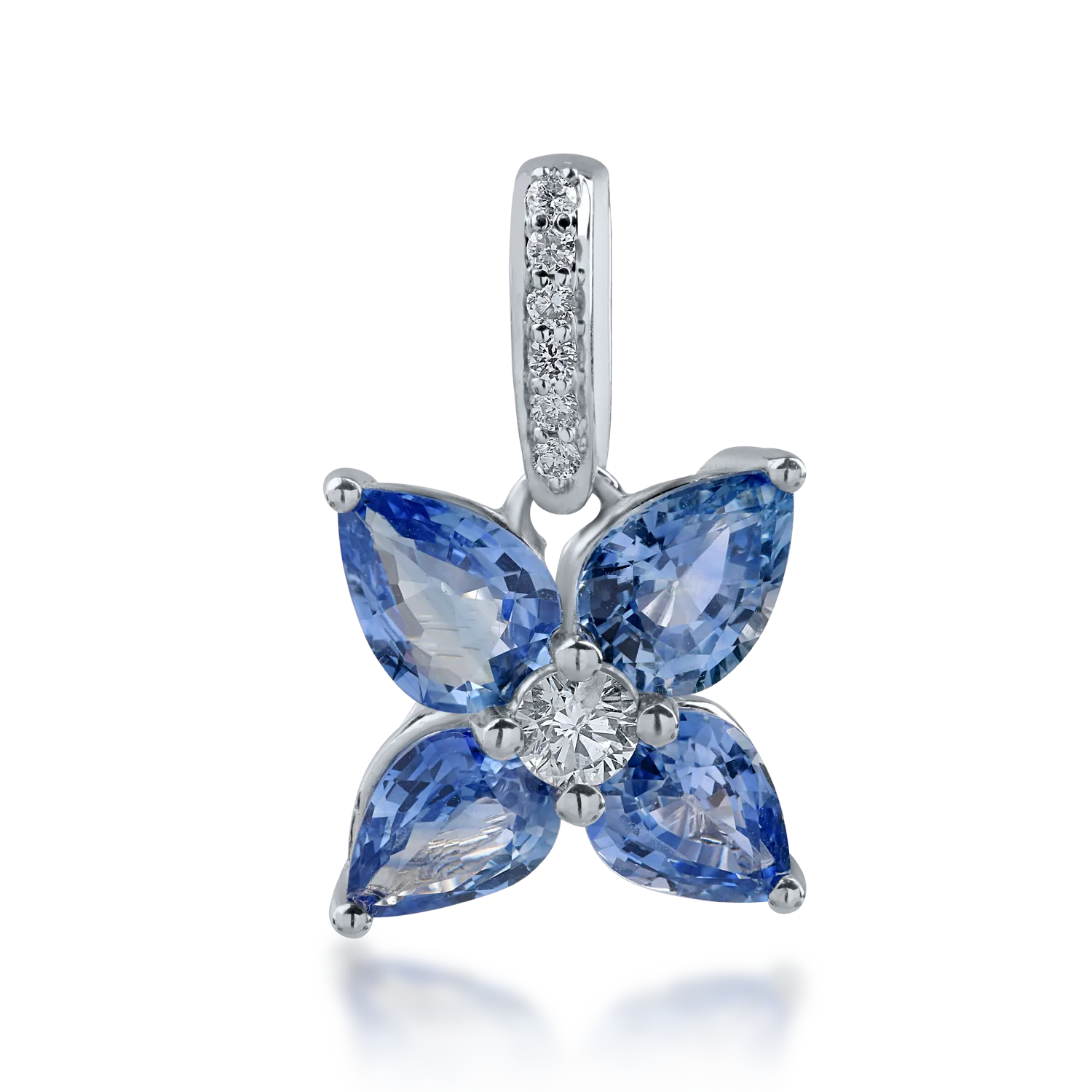 White gold flower pendant with 3.13ct heated sapphires and 0.2ct diamonds