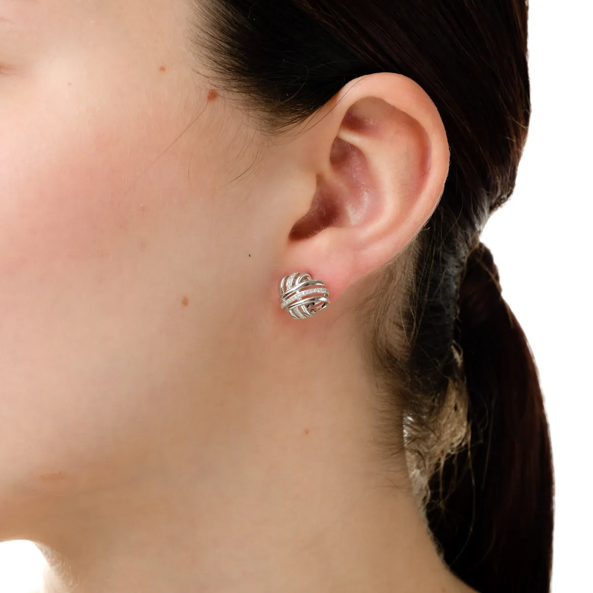 Cercei stud din aur alb cu diamante de 0.127ct