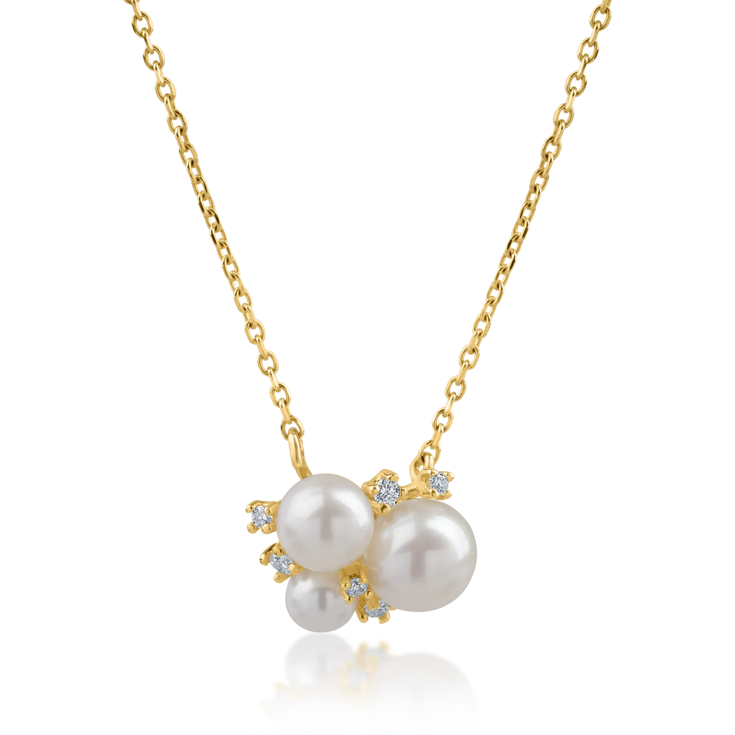 Yellow gold pendant chain with 3.4ct fresh water pearls and 0.08ct diamonds