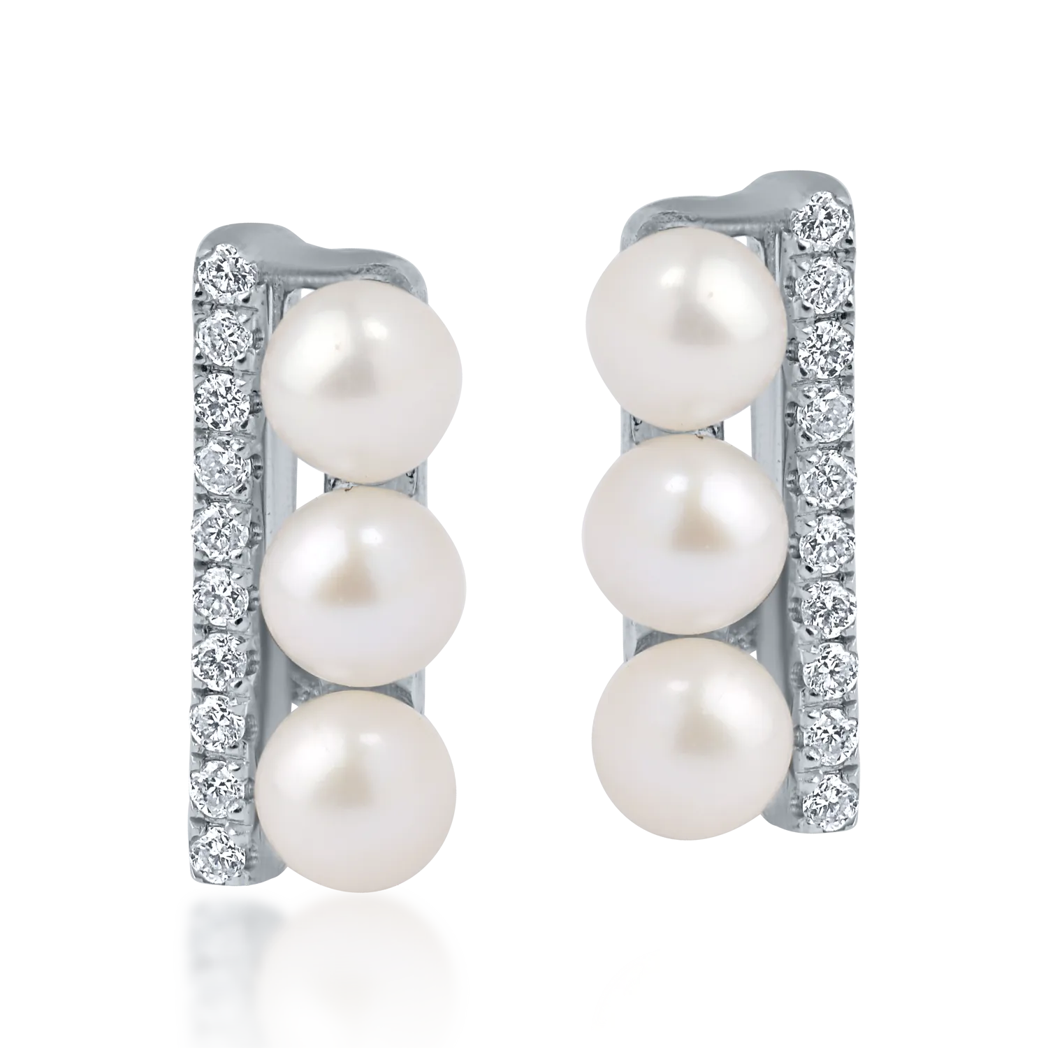 White gold earrings with 1.23ct fresh water pearls and 0.06ct diamonds