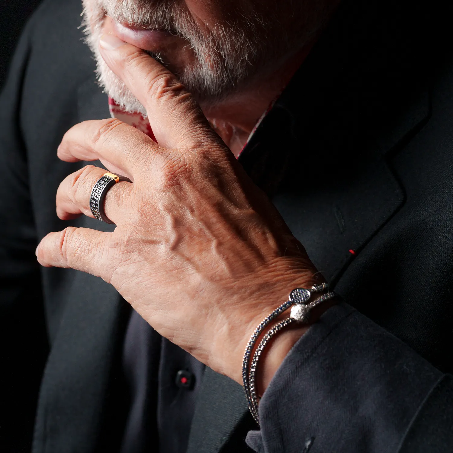 Тенис гривна Victory с 1.9кт черни и прозрачни диаманти