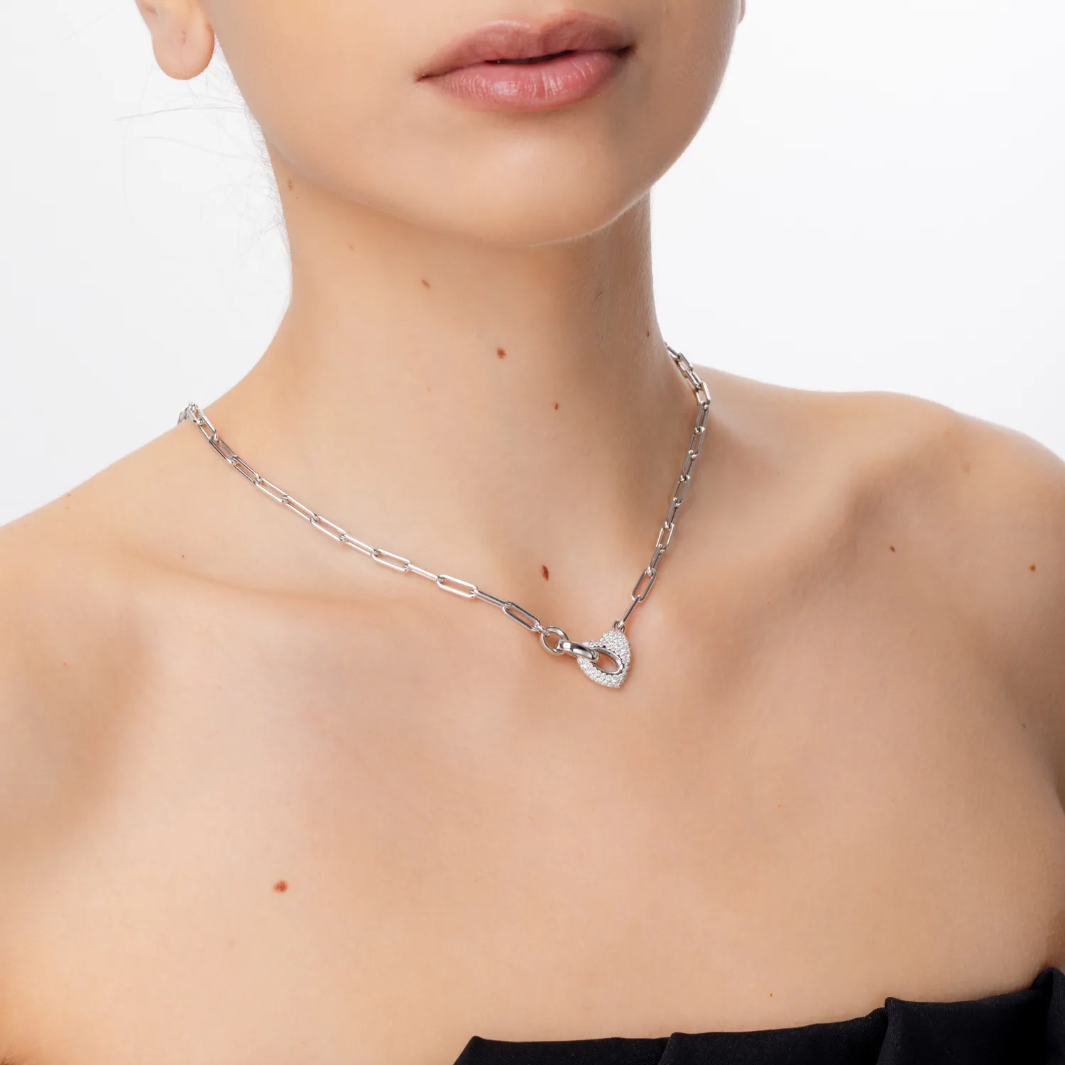 Łańcuszek z zawieszką w kształcie serca z białego złota z 0.82ct diamentami