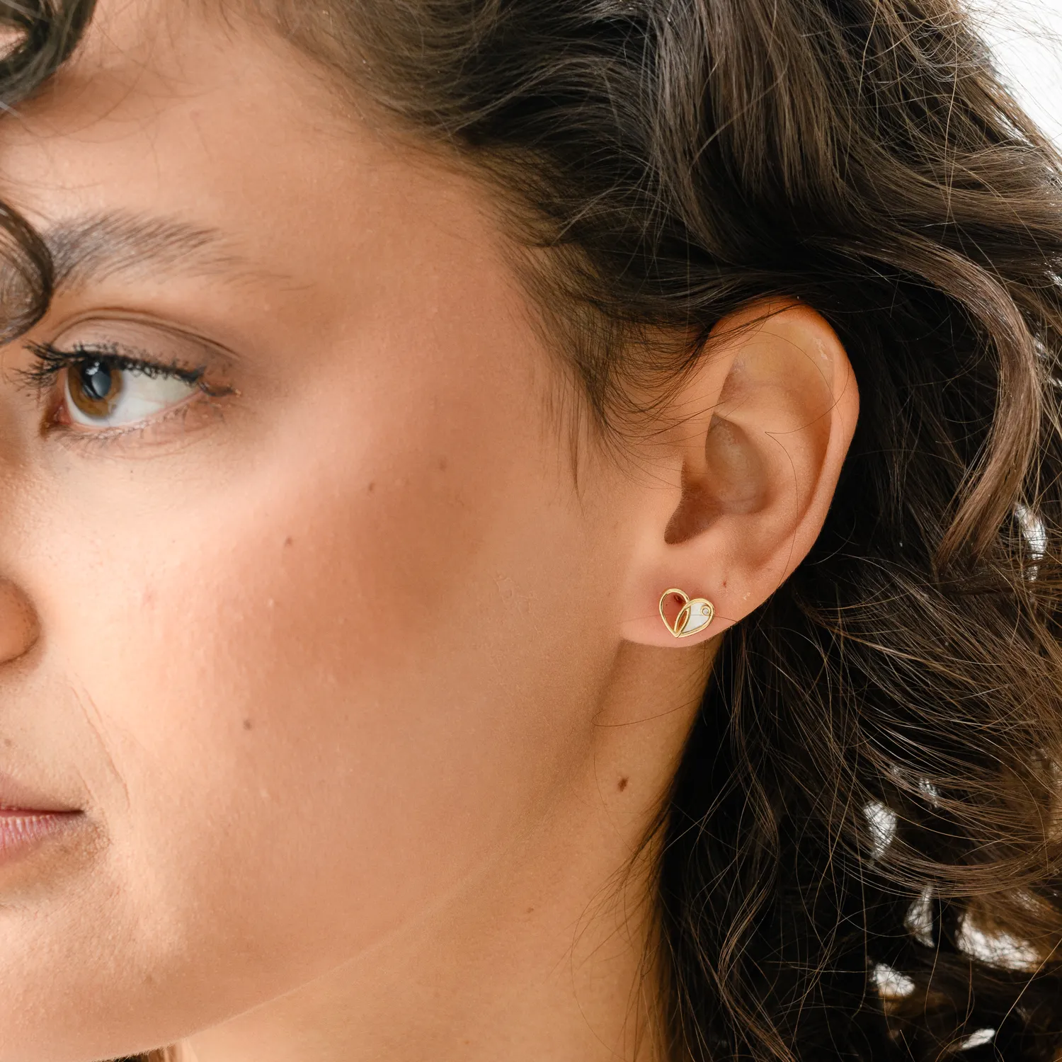 Yellow gold heart earrings