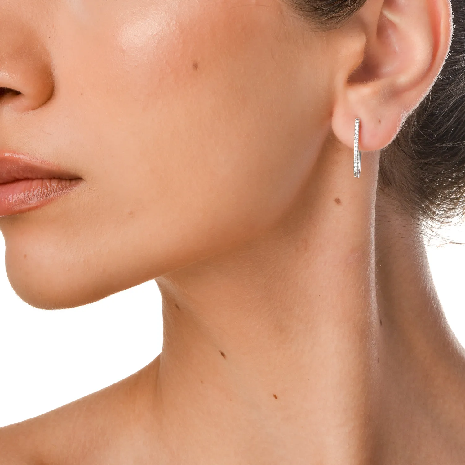 Fehér arany fülbevaló 0.23ct gyémántokkal