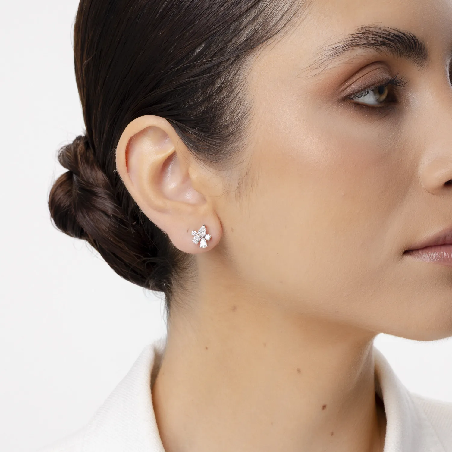Cercei Bouquet din aur alb cu diamante pear si ovale de 1.25ct create in laborator