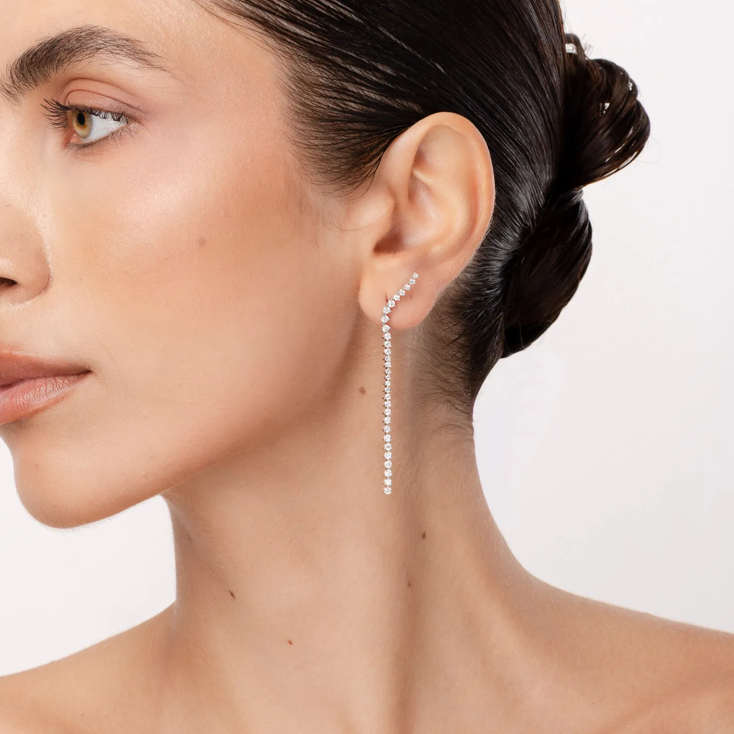 Cercei lungi din aur alb cu diamante de 1.83ct — imaginea 4