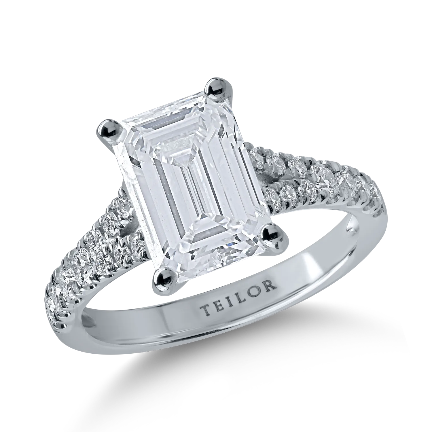 White gold engagement ring with one 3.07ct central diamond and 0.36ct pave diamonds