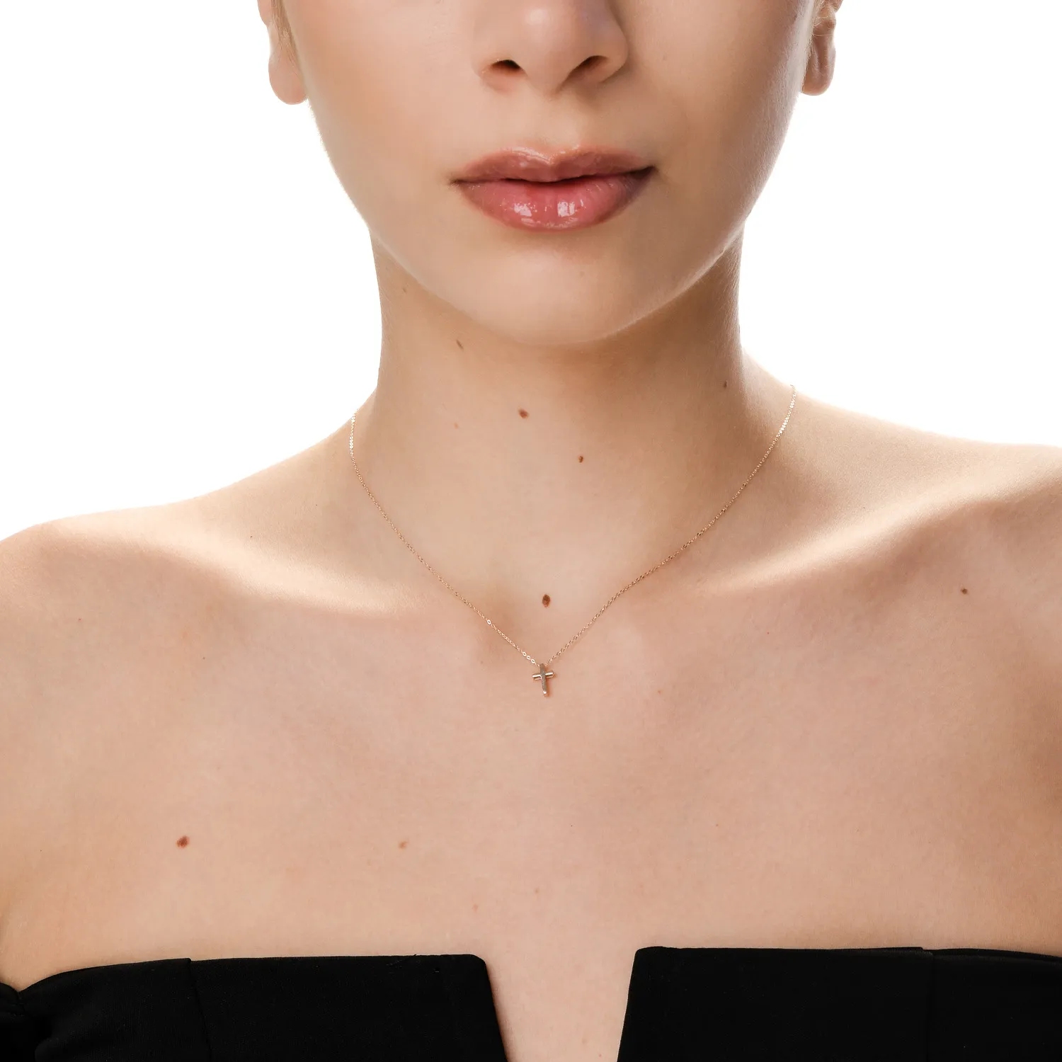 Rose gold cross pendant necklace