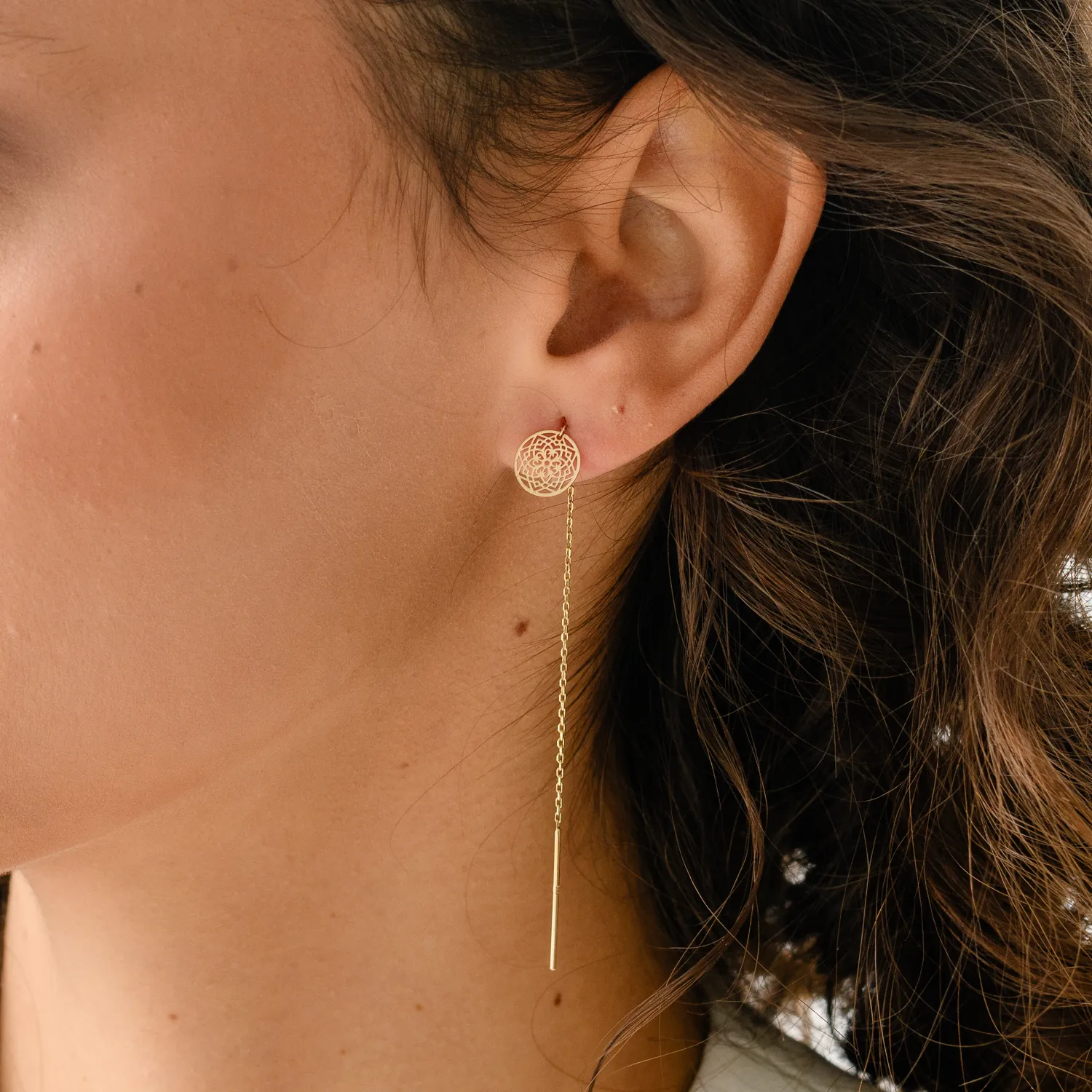 Yellow gold long earrings with coins