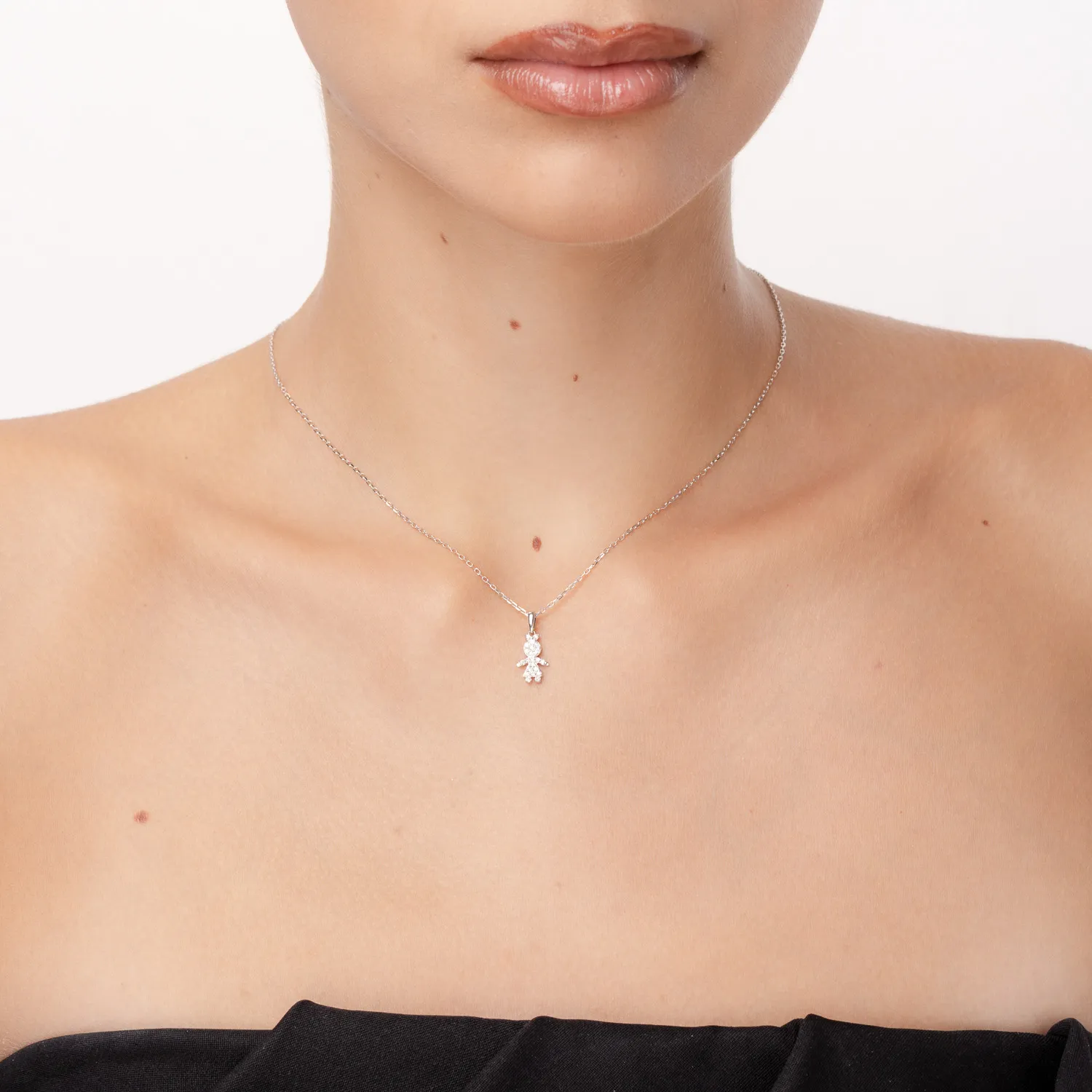 White gold child pendant necklace with 0.1ct diamonds