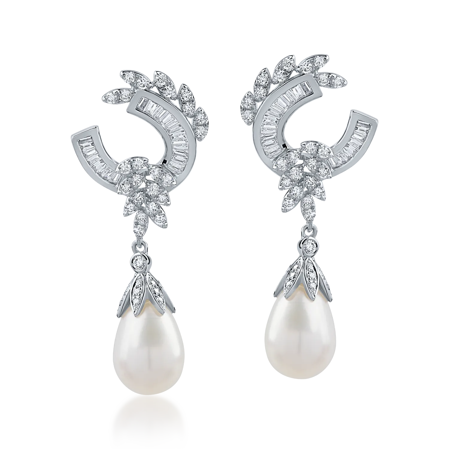 White gold earrings with 7.53ct fresh water pearls and 0.84ct diamonds