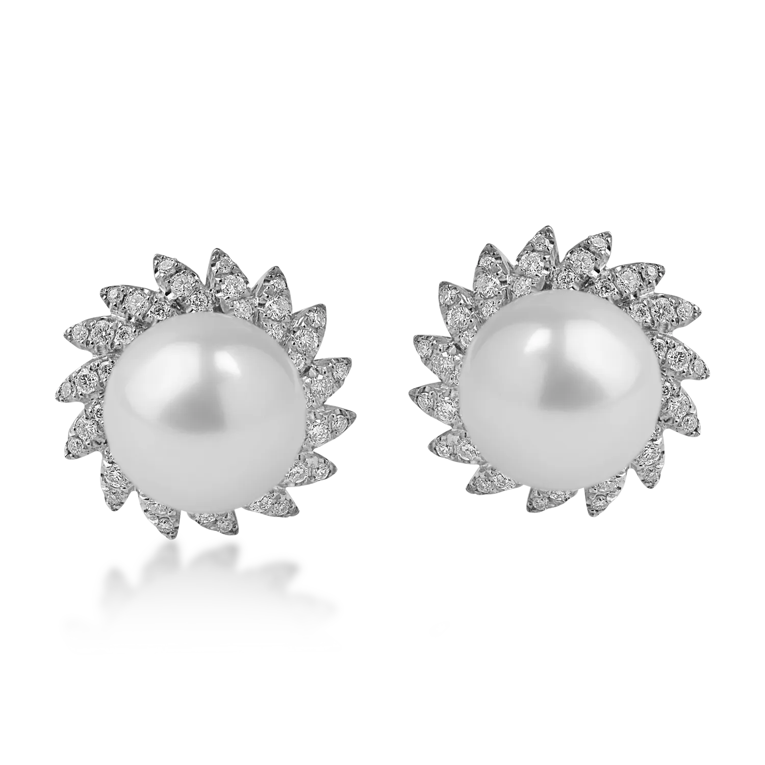 White gold earrings with 7.6ct fresh water pearls and 0.3ct diamonds