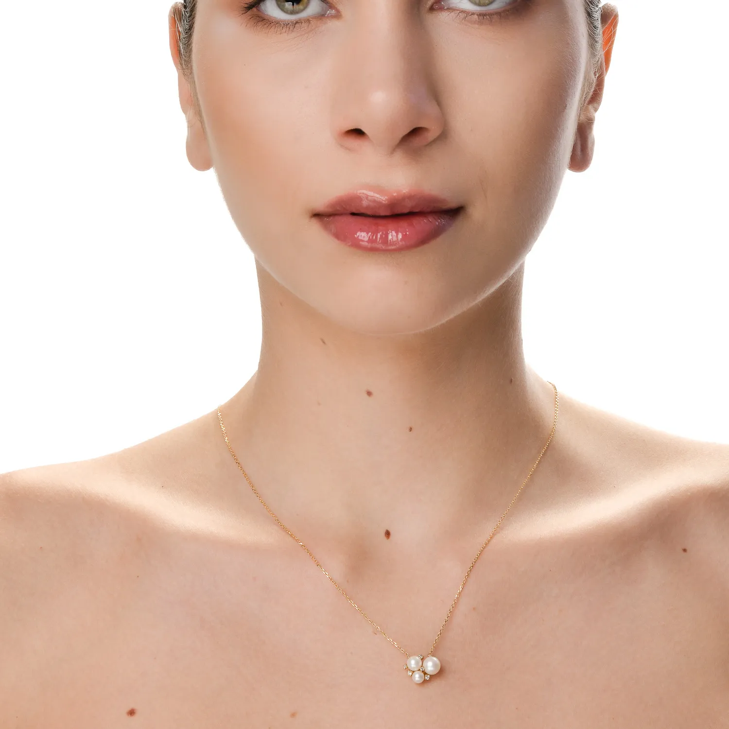 Lant cu pandantiv din aur galben cu perle de cultura de 3.51ct si diamante de 0.09ct