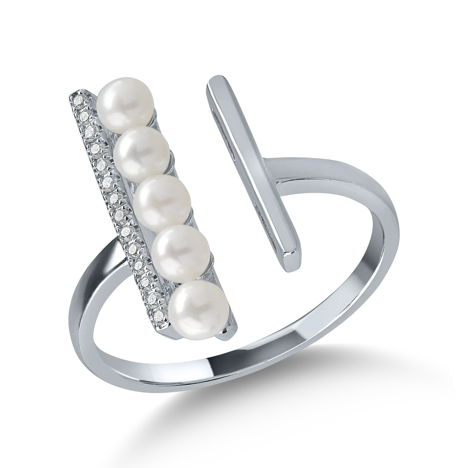 White gold ring with 0.9ct fresh water pearls and 0.06ct diamonds