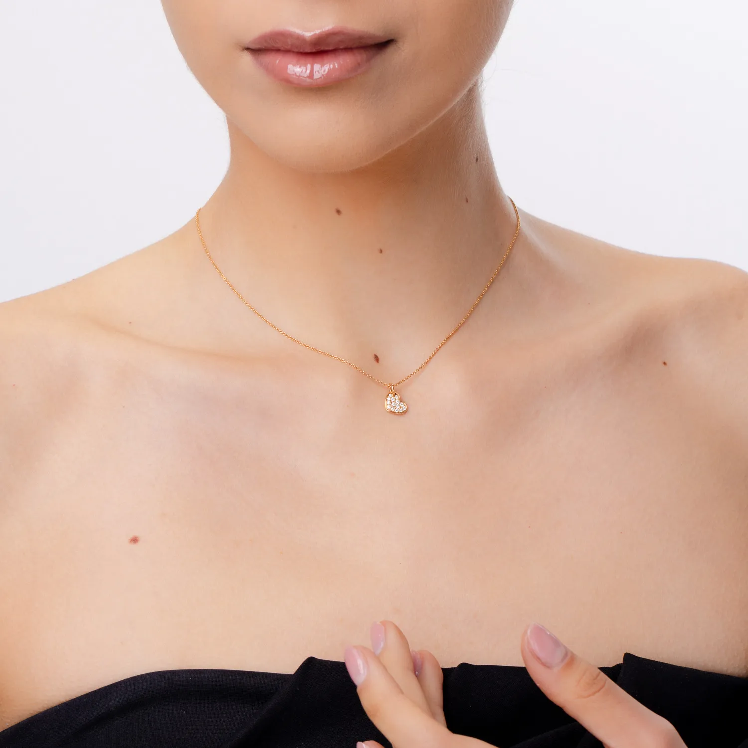 Rose gold heart pendant necklace with 0.1ct diamonds