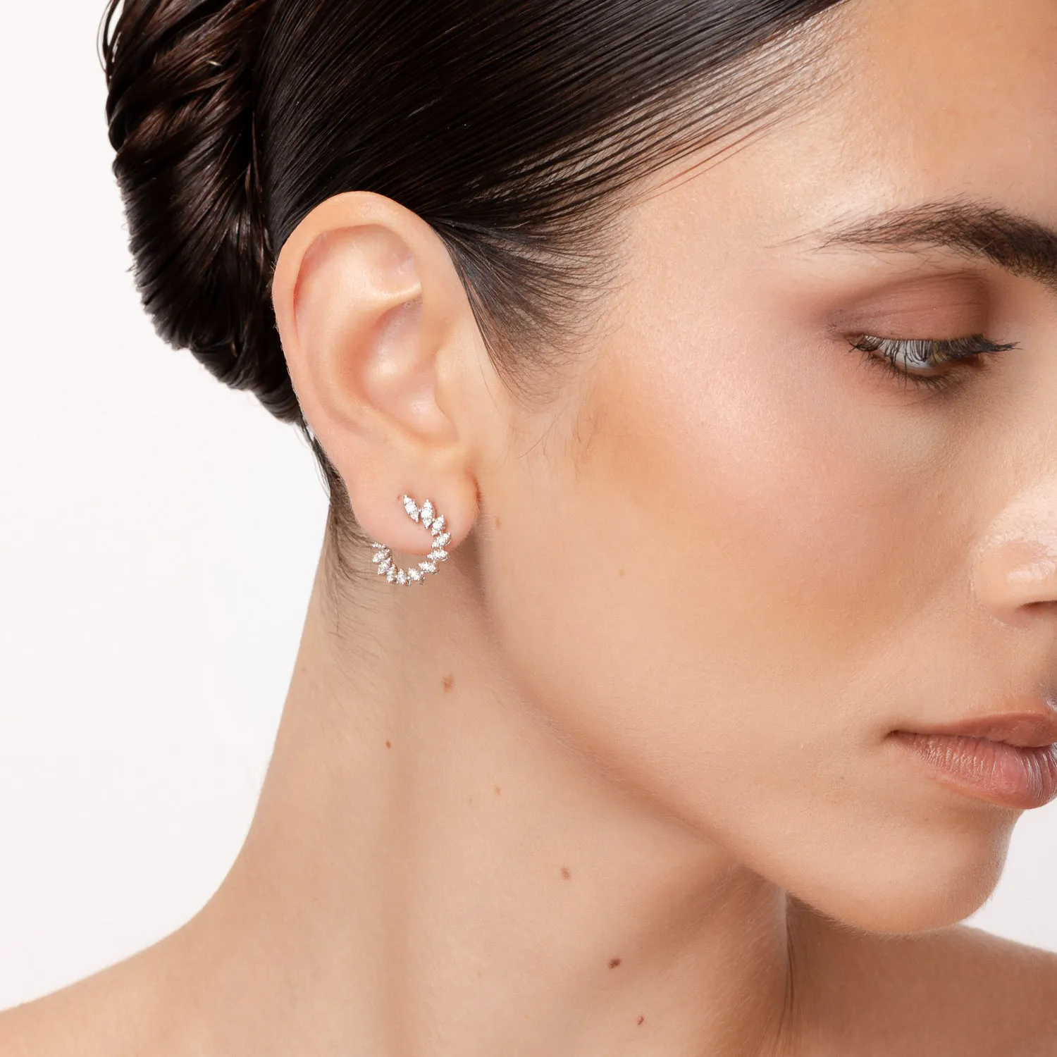 White gold stud earrings with 0.8ct diamonds