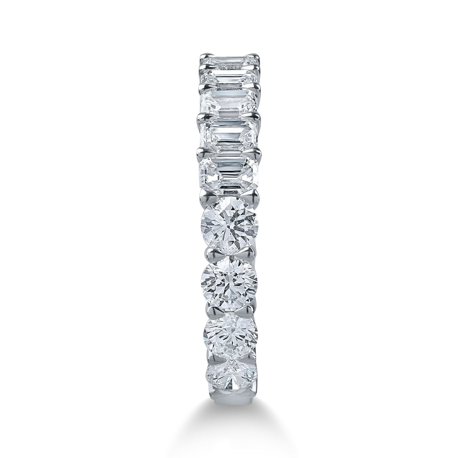 White gold ring with 1.1ct diamonds