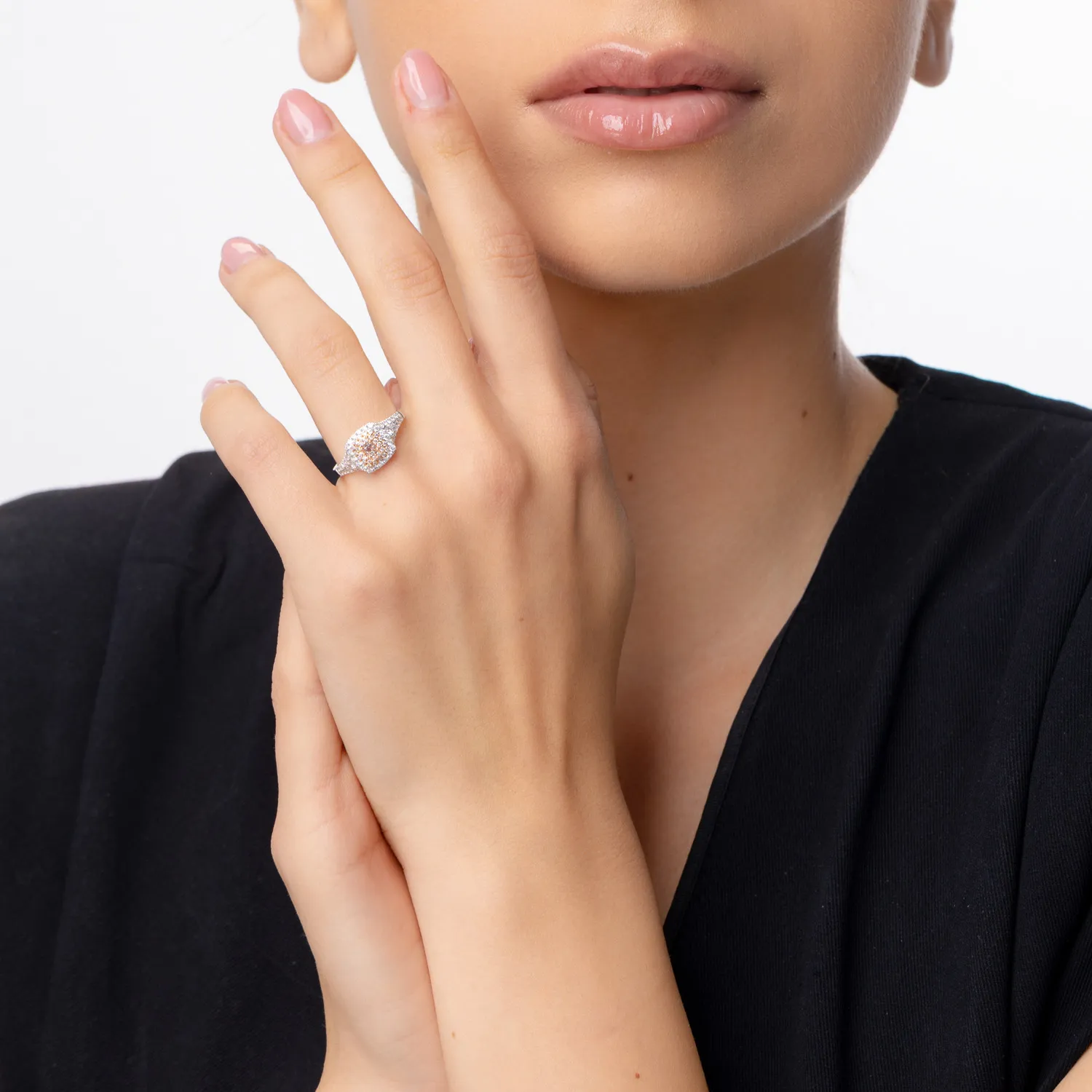 White-rose gold ring with 0.7ct diamonds
