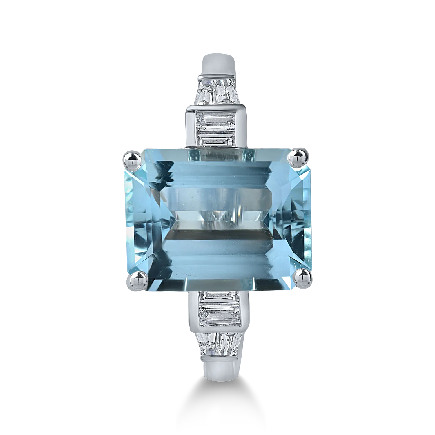 White gold ring with 3.51ct aquamarine and 0.24ct diamonds