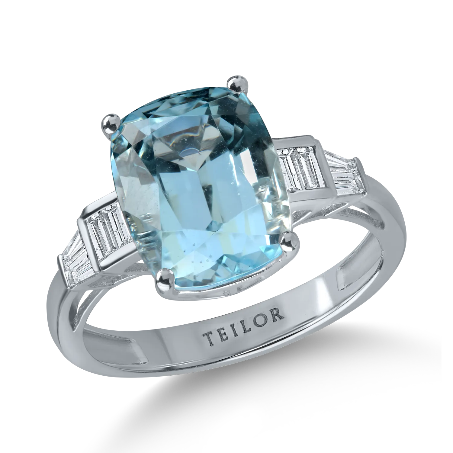 Fehérarany gyűrű 4.5ct akvamarinnal és 0.2ct gyémánttal